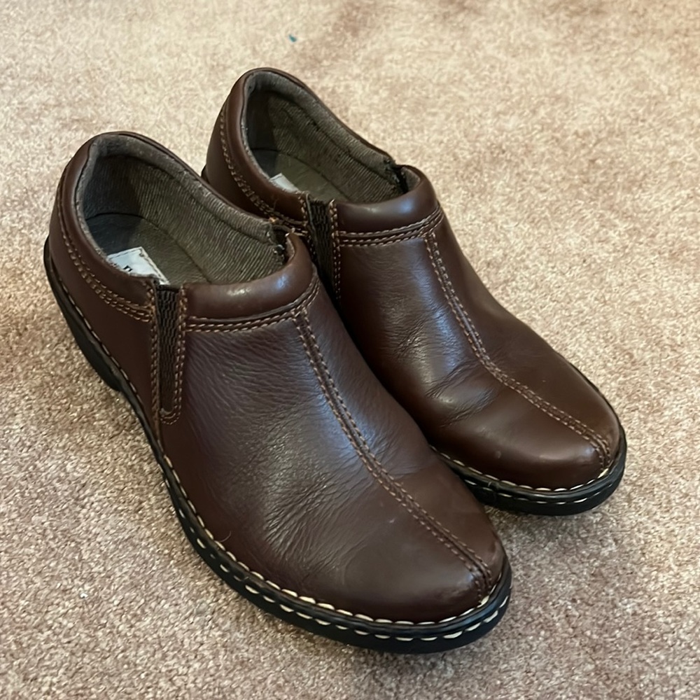 Premium leather clogs